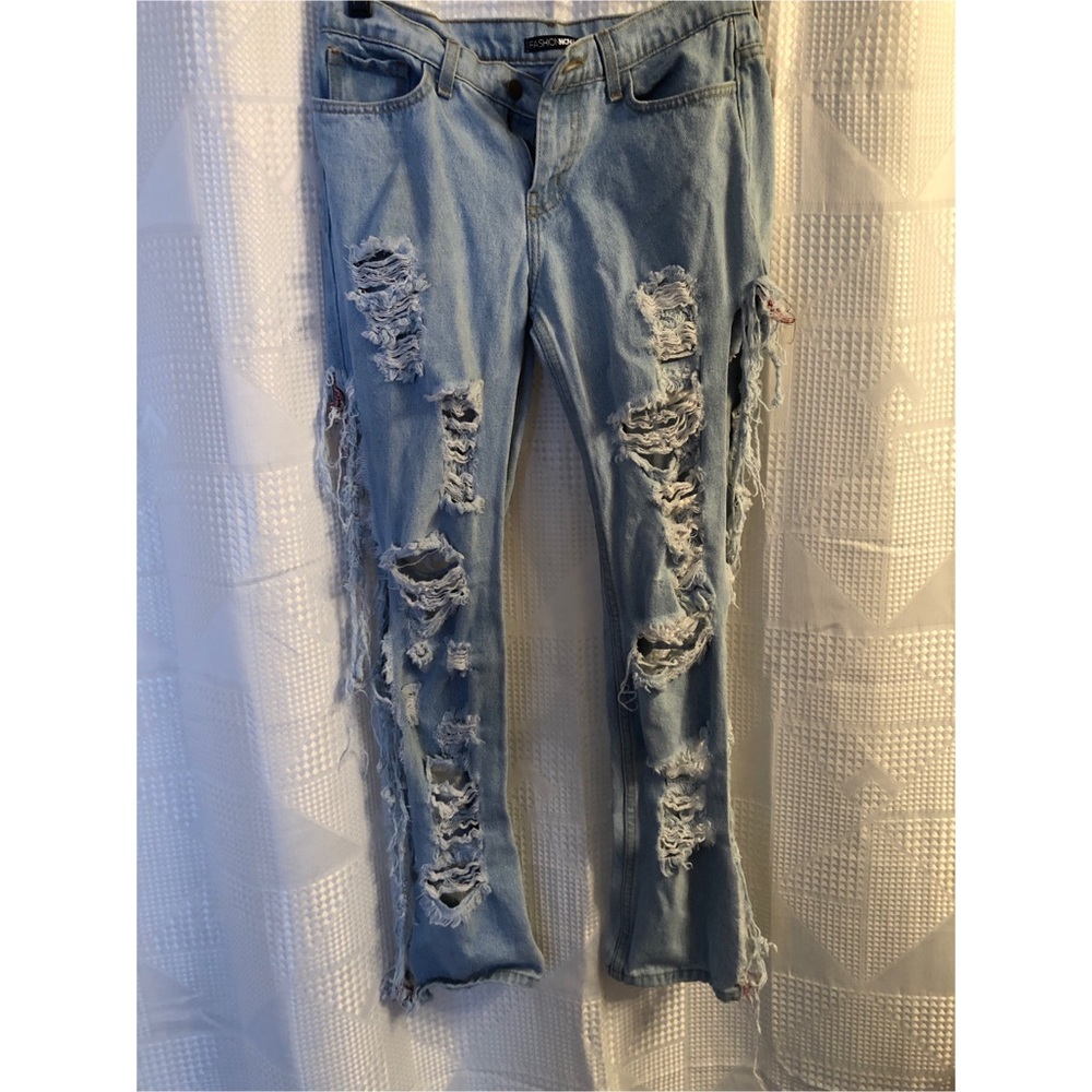 Distress boyfriend jeans